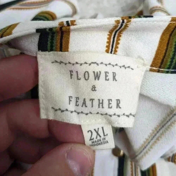 FREE WITH BUNDLE FLOWER & FEATHER Women Blouse plus  size 2XL - Picture 3 of 5